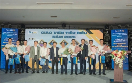 TRI ÂN NGÀY NHÀ GIÁO VIỆT NAM 20 THÁNG 11 VÀ HỘI THẢO NÂNG CAO HIỆU QUẢ ĐÀO TẠO TẠI SKYPEC TRONG BỐI CẢNH AI VÀ CHUYỂN ĐỔI SỐ